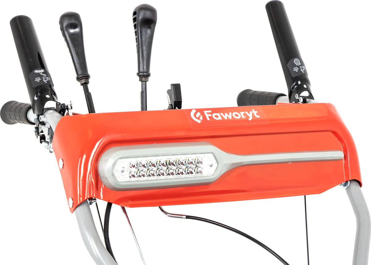 Odśnieżarka spalinowa Faworyt KZO66LE 66 cm Loncin 212 cm3 Napęd LED 230V