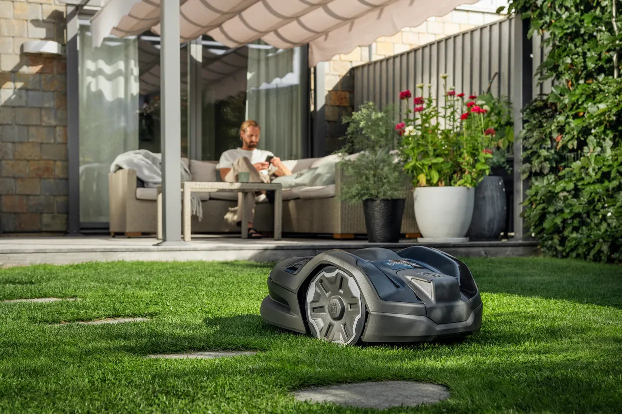 Husqvarna Husqvarna Automower® 305E NERA