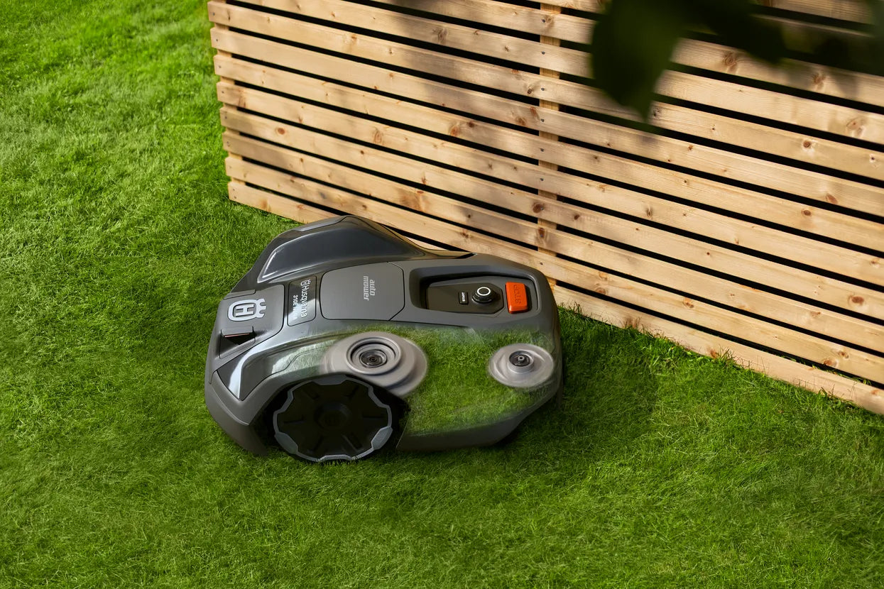 Husqvarna Husqvarna Automower® 310E NERA z technologią bezprzewodową
