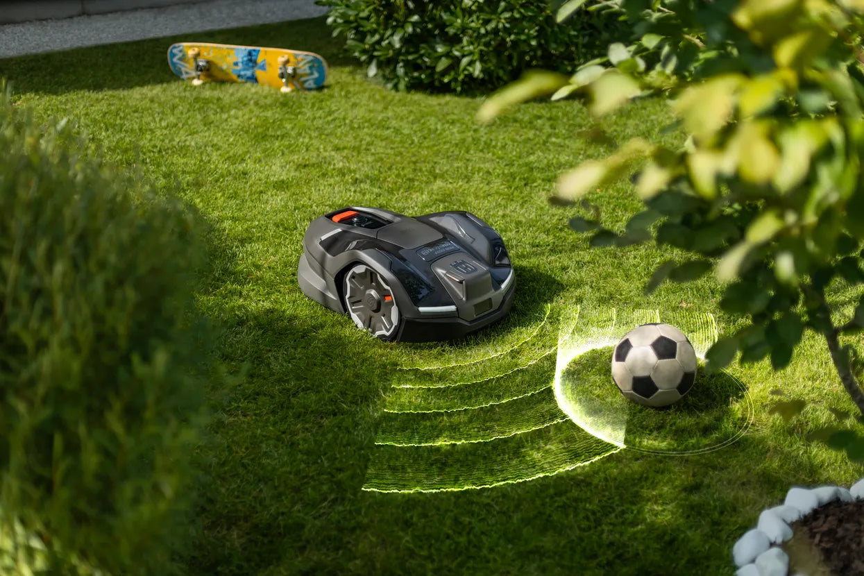 Husqvarna Husqvarna Automower® 410XE NERA z technologią bezprzewodową